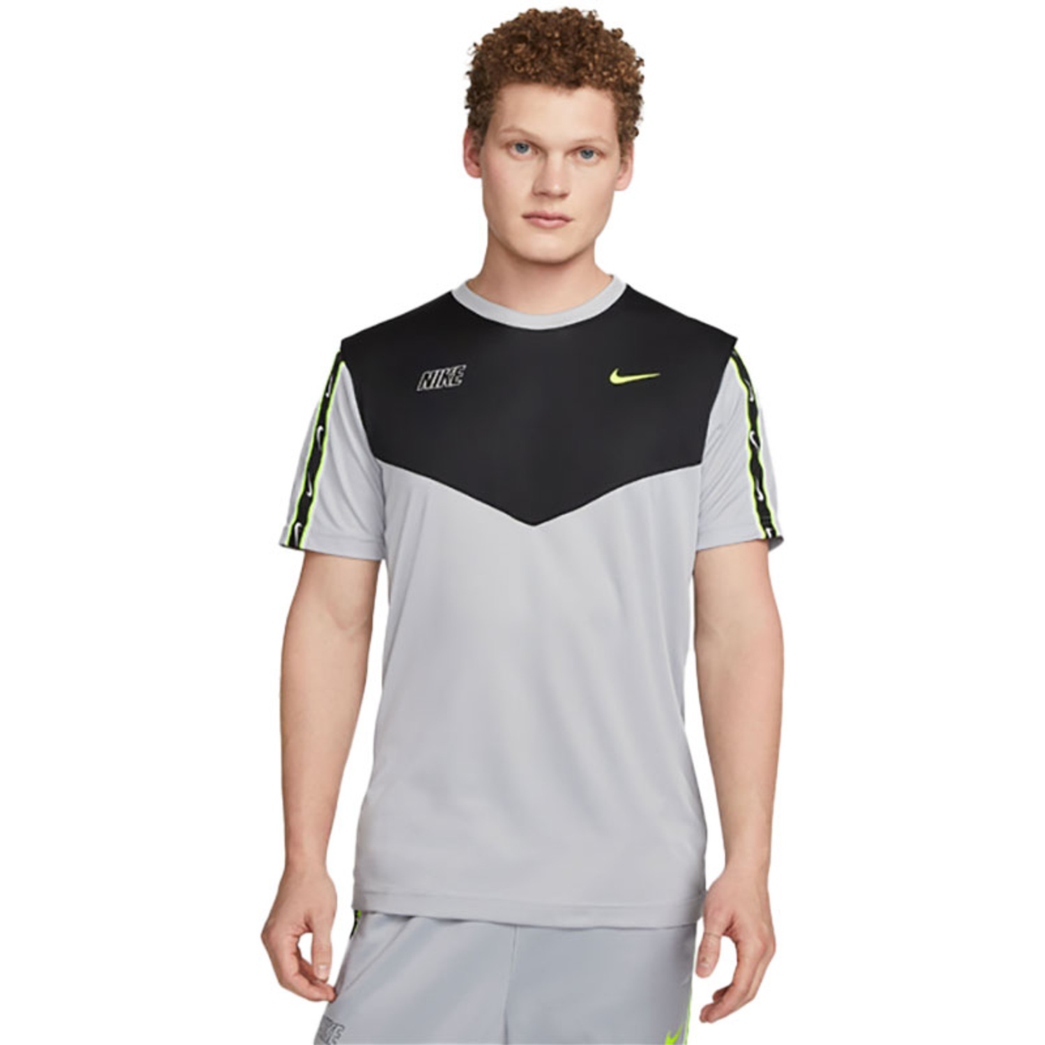 Nike repeat tee store