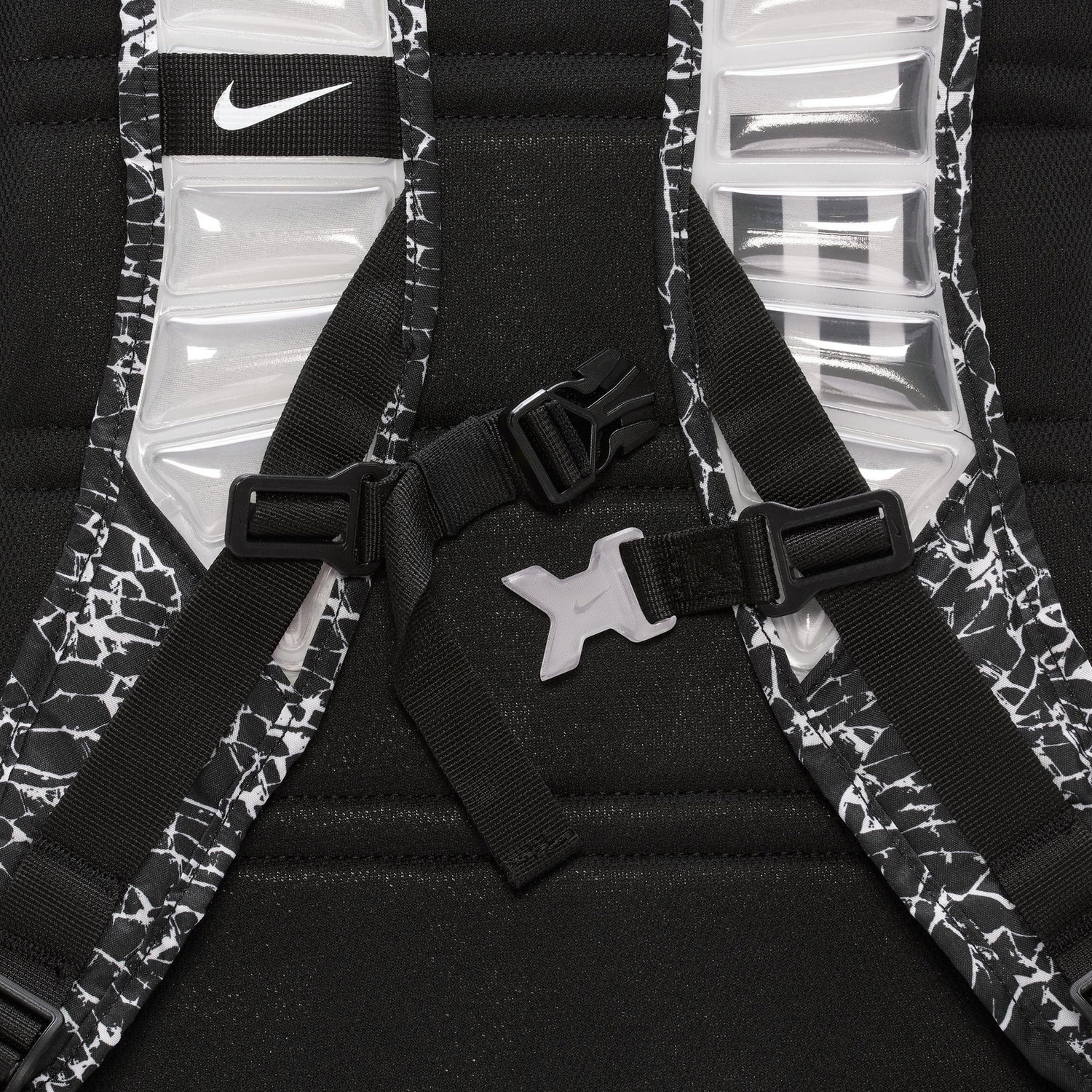 nike backpack buckle