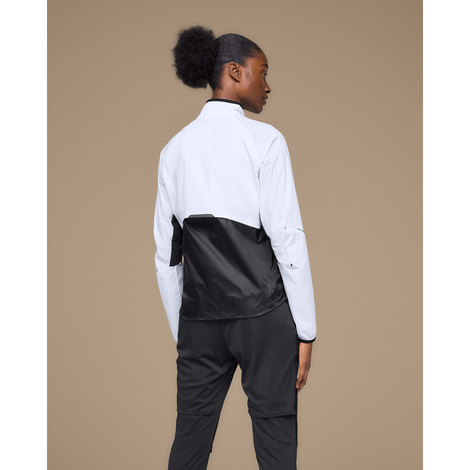 On Weather Jacket Women - PassaSports.com