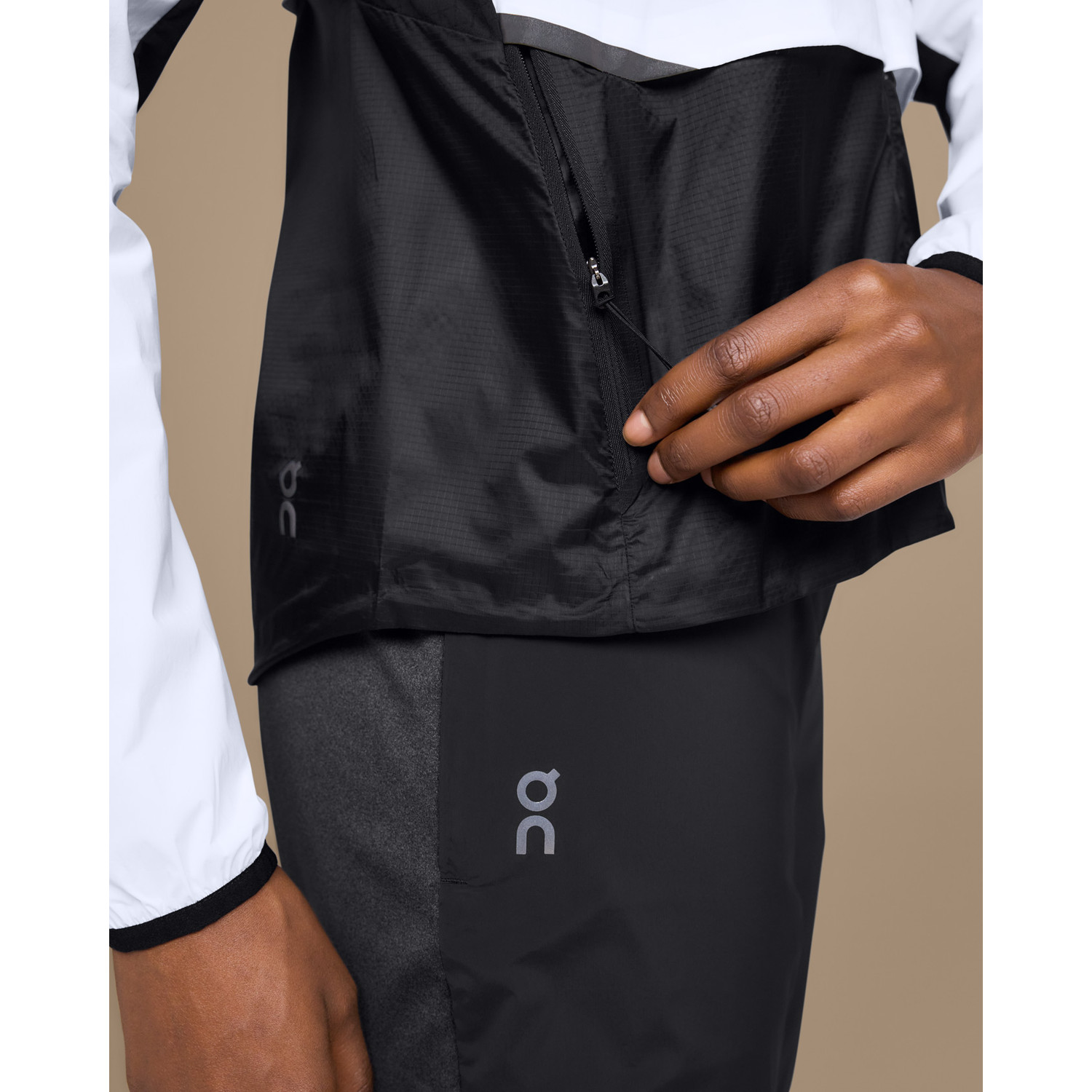 On Weather Jacket Women - PassaSports.com