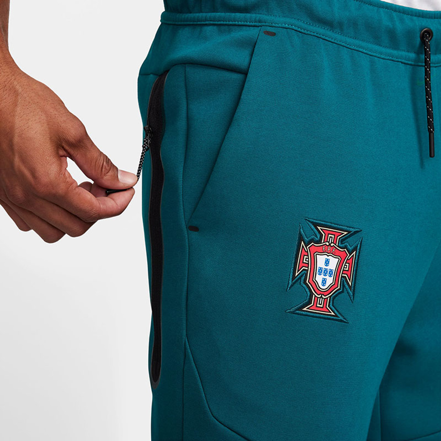 Portugal nike tech fleece deals