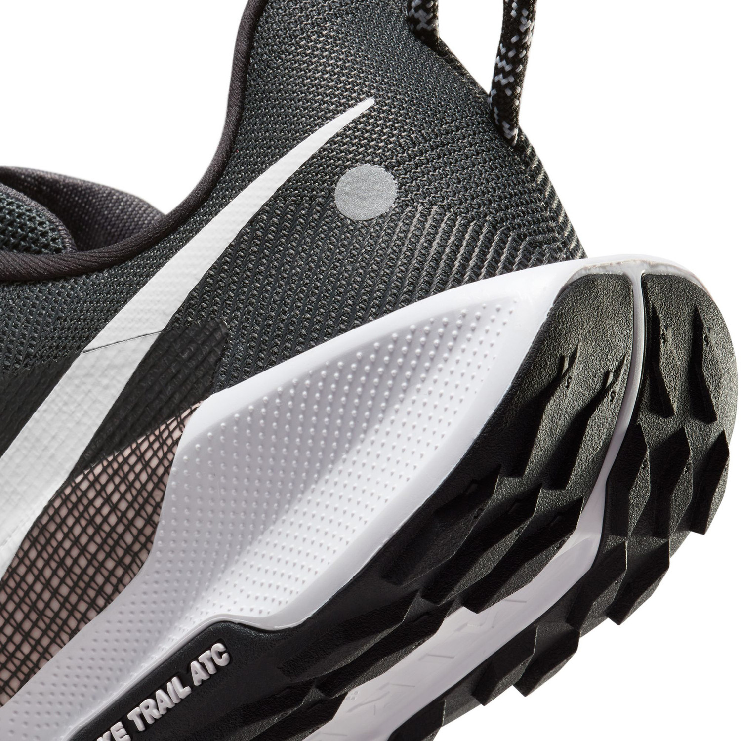 Nike trail shoes mens hotsell