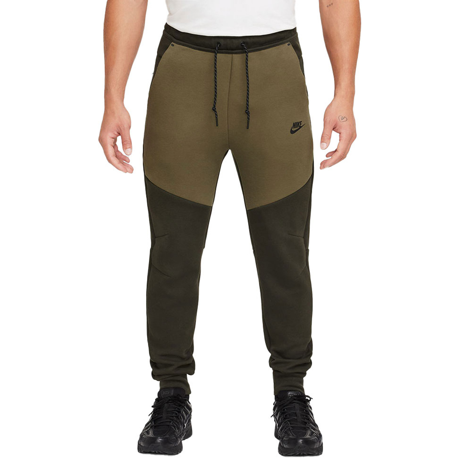 Nike tech fleece pants black 2025