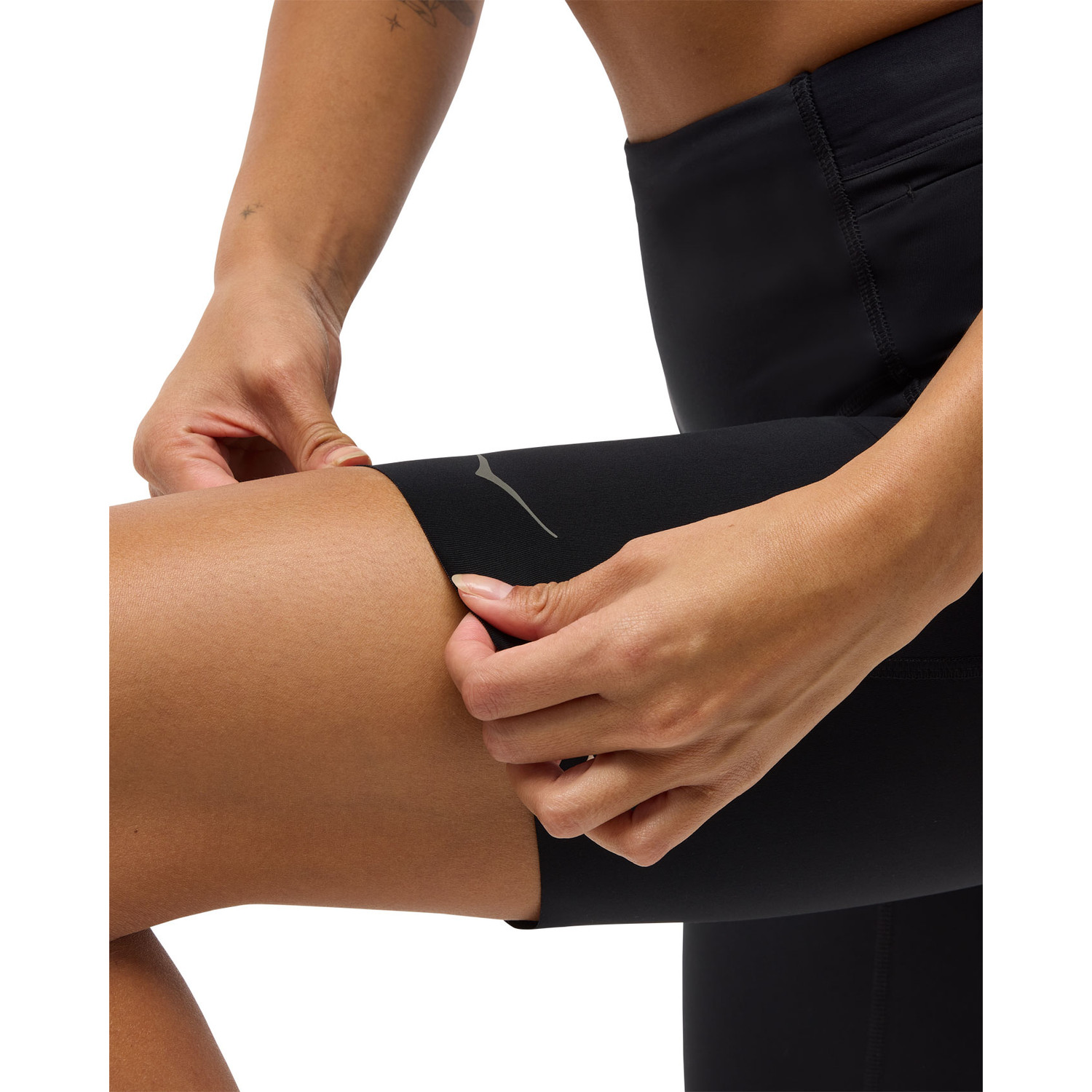 HOKA Novafly 9'' Knit Short Women - PassaSports.com