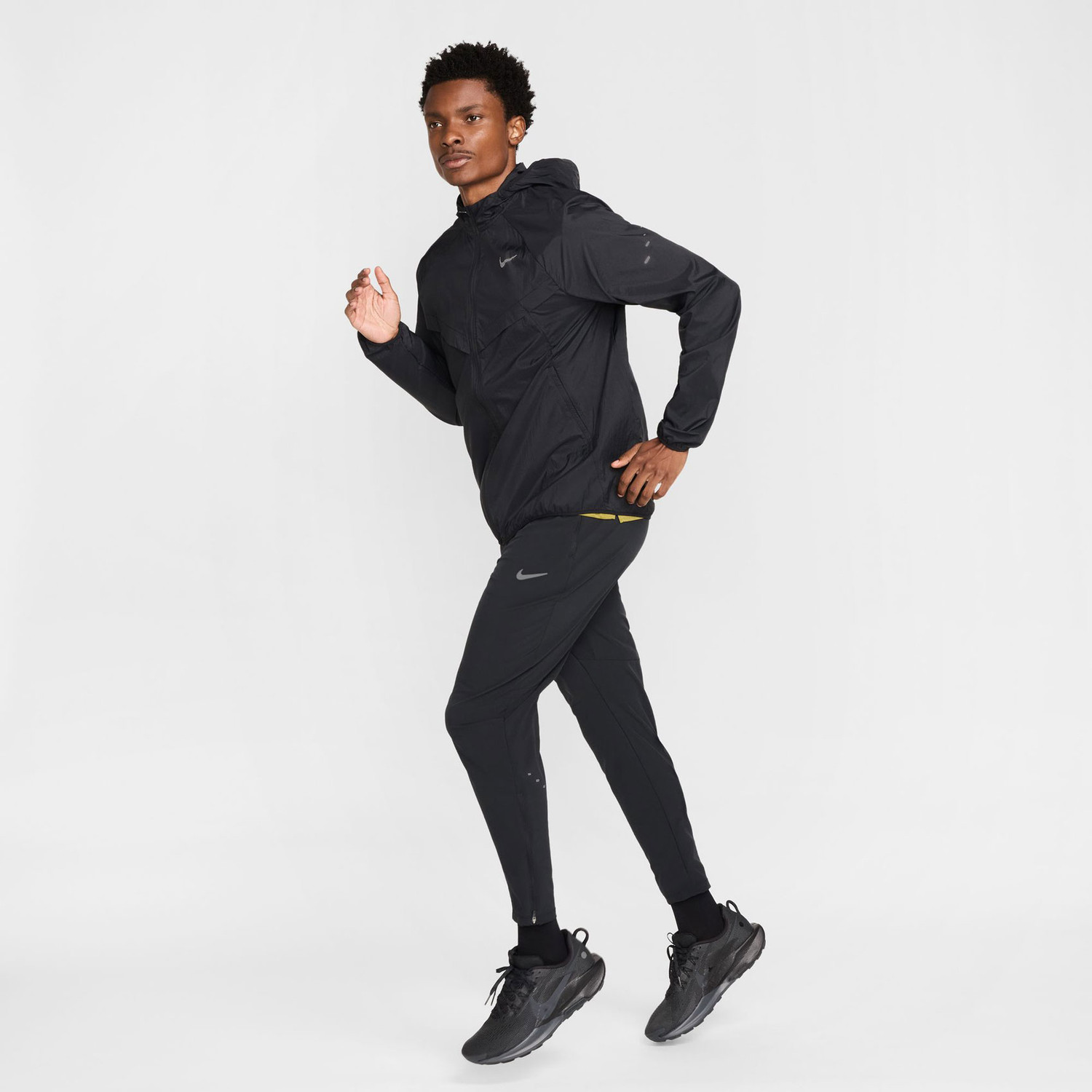 Nike Dri-FIT Stride Woven Pants Men - PassaSports.com