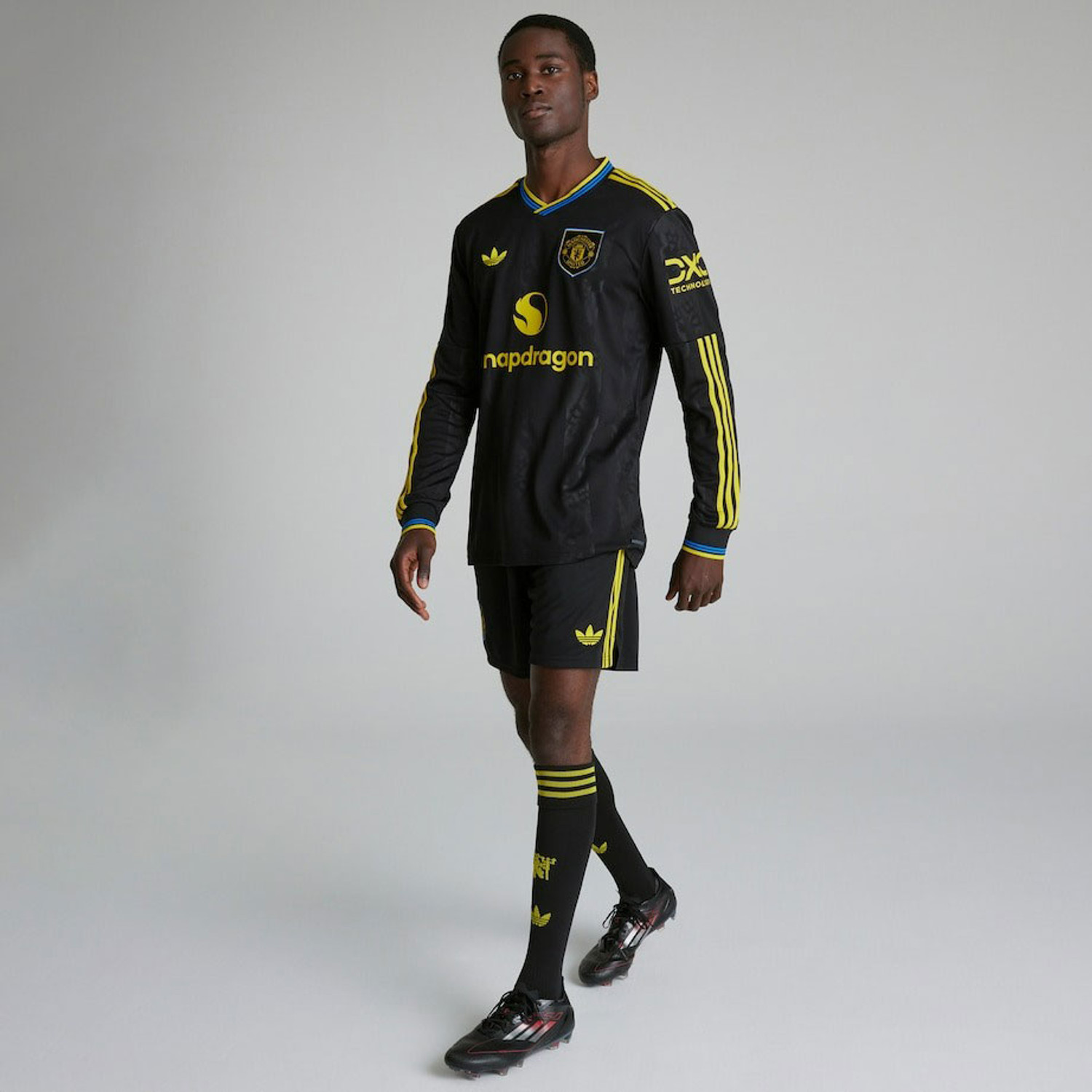 adidas Manchester United 3rd Short 2025/2026 - PassaSports.com