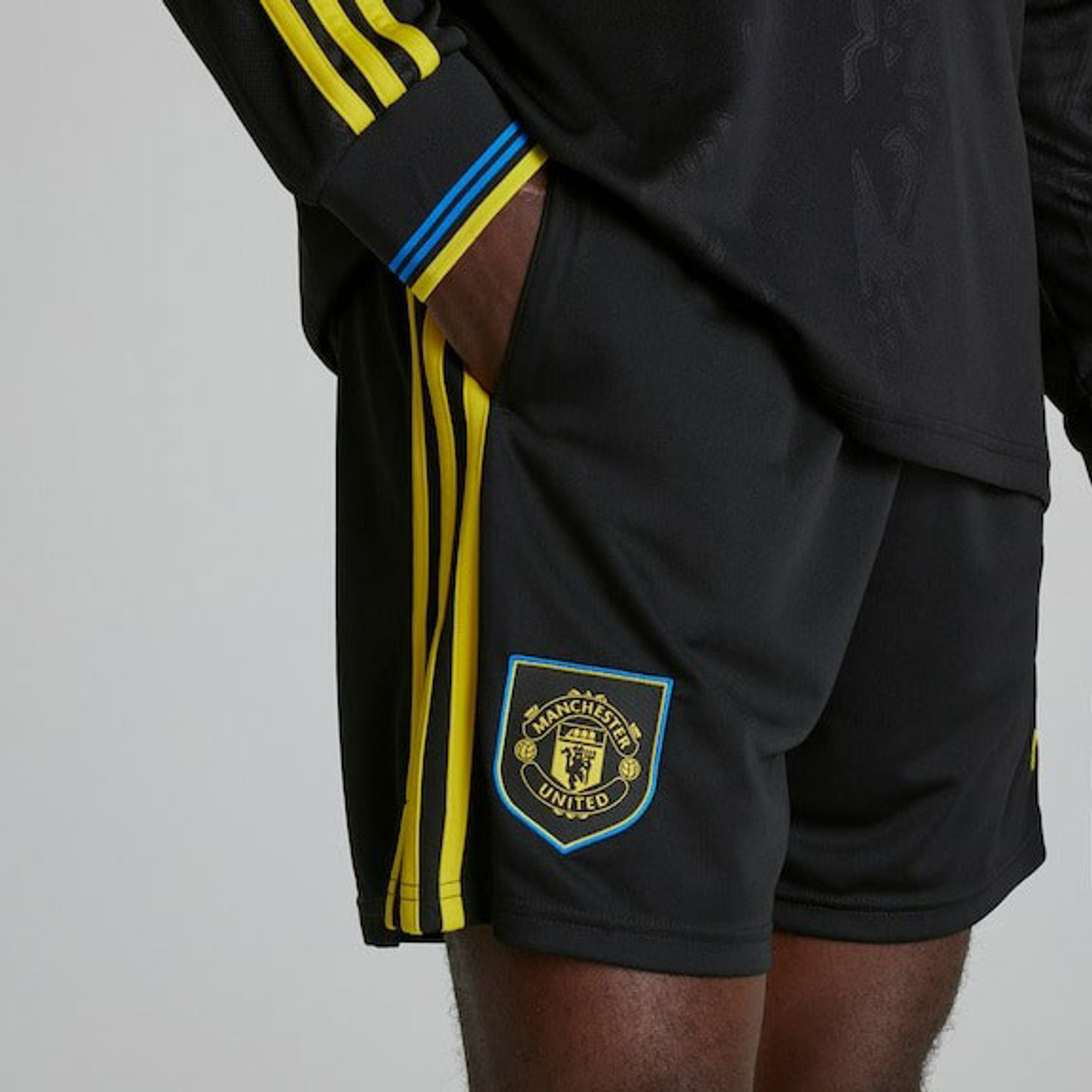 adidas Manchester United 3rd Kit 2025/2026 - PassaSports.com