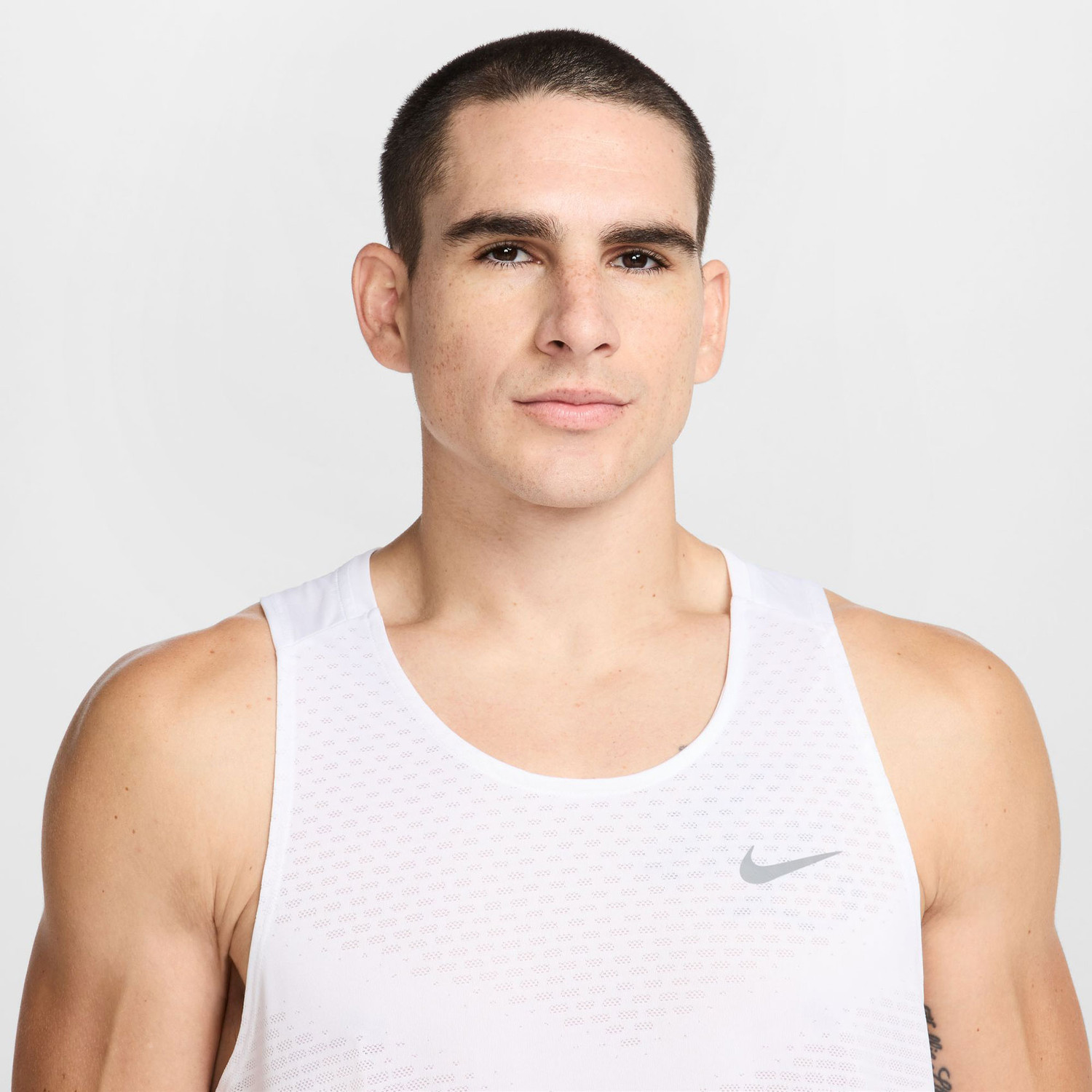 Nike Dri-FIT adv Stride Tank Men - PassaSports.com
