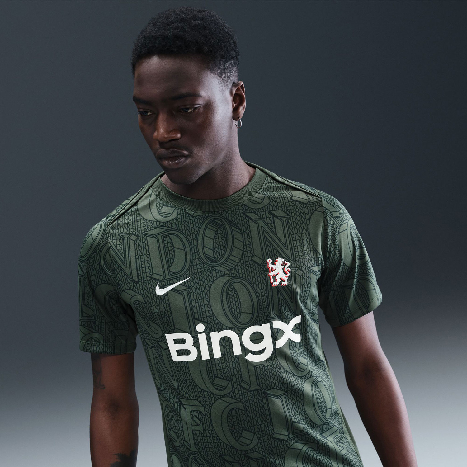 Nike Chelsea Pre-Match Top 2025/2026 - PassaSports.com