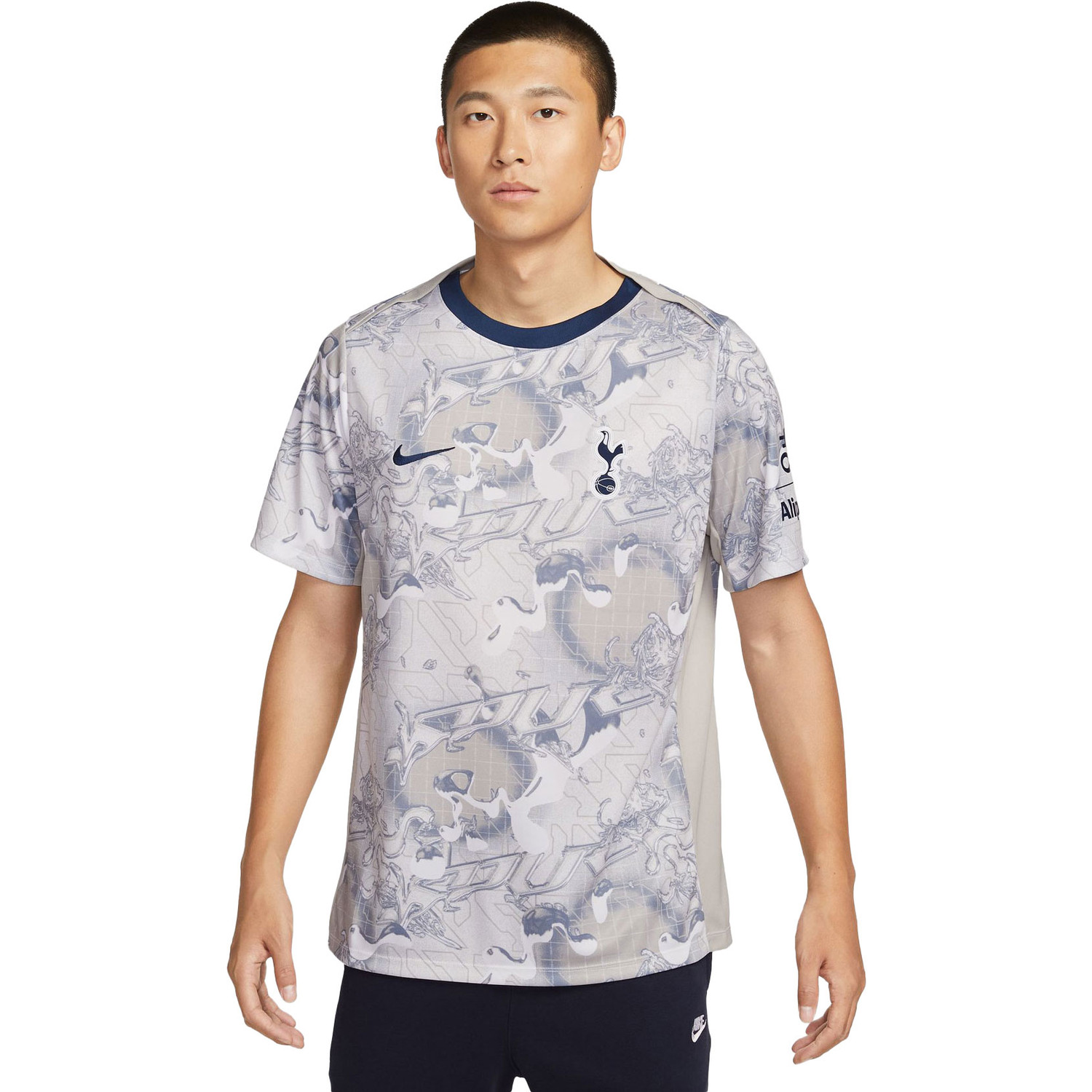 Nike Tottenham Hotspur Pre-Match Top 2025/2026 - PassaSports.com