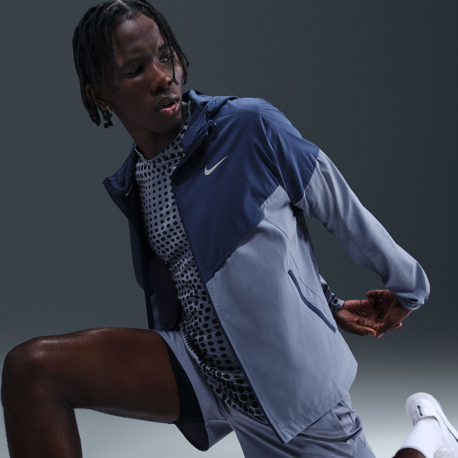 Nike Impossibly Lightweight Windrunner Jacket Men - PassaSports.com