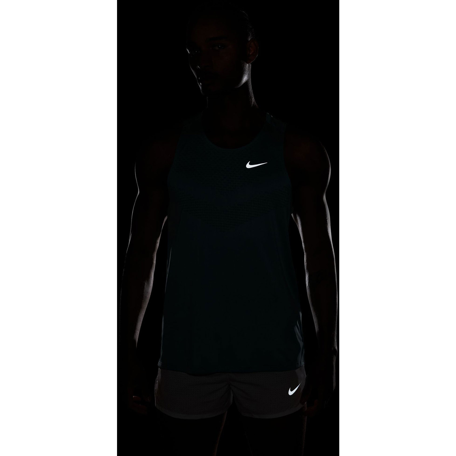 Nike Dri-FIT adv Stride Tank Men - PassaSports.com