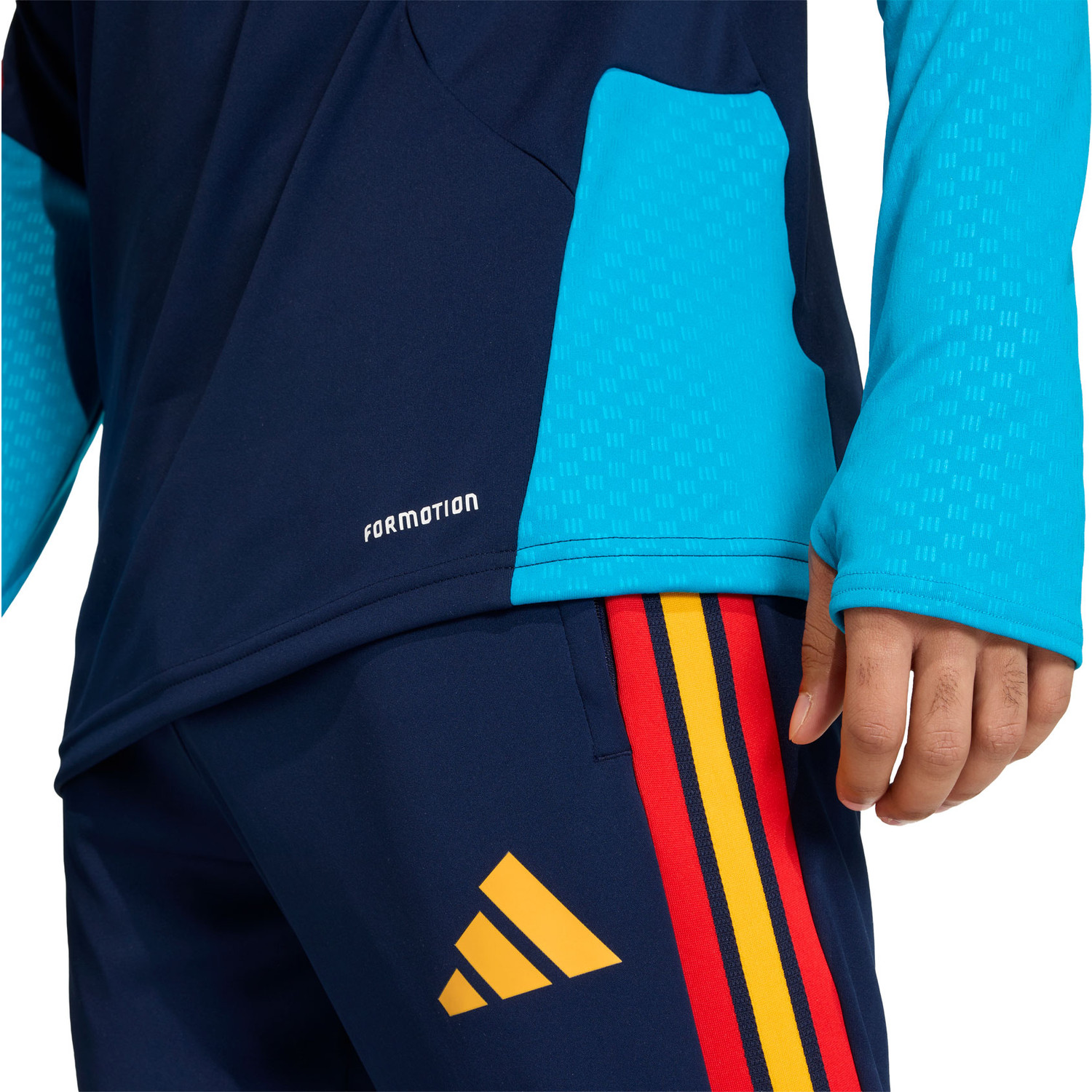 adidas Spain Tracksuit WC 2026 - PassaSports.com