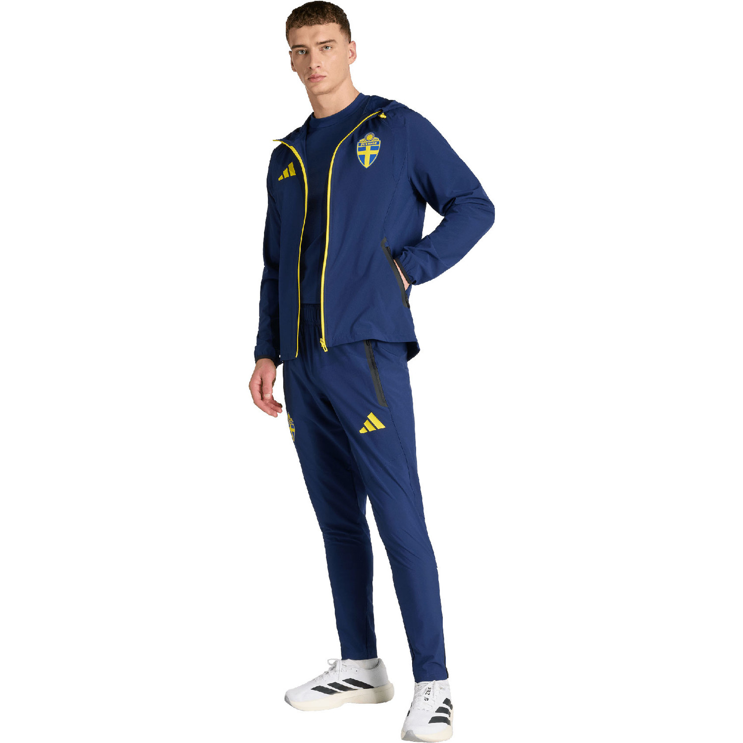 adidas Sweden Tiro Travel Tracksuit WC 2026 - PassaSports.com