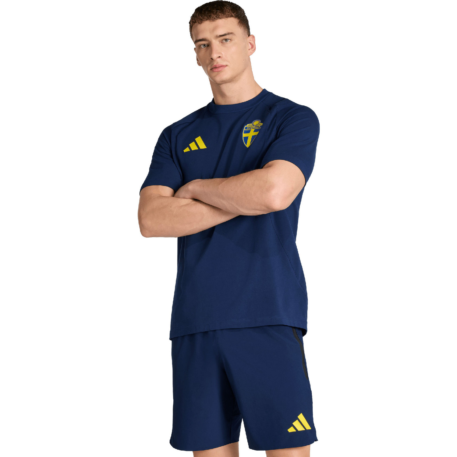 adidas Sweden Tiro Travel Tee WC 2026 - PassaSports.com