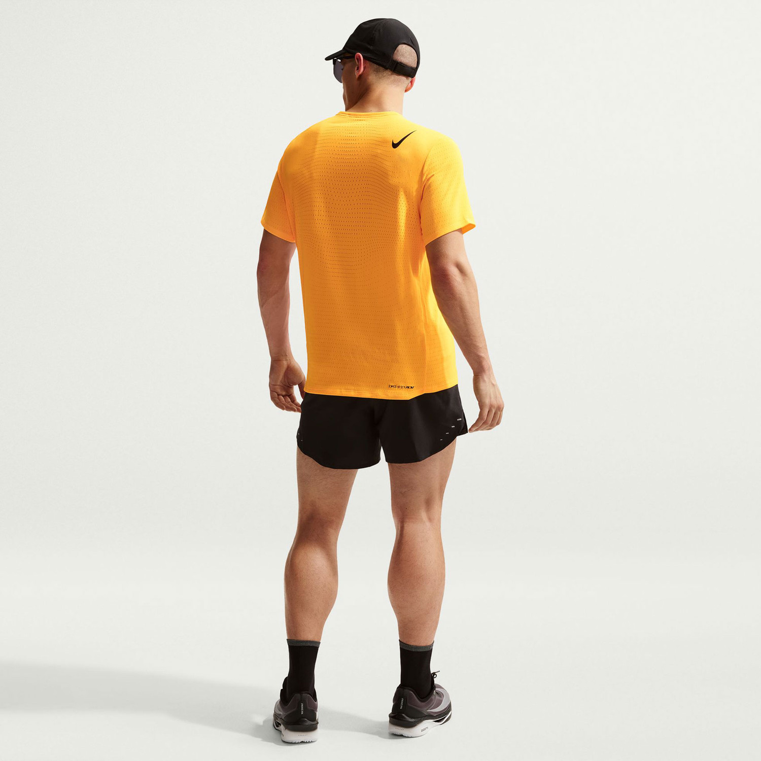 Nike Dri-FIT adv AeroSwift T-Shirt Men - PassaSports.com