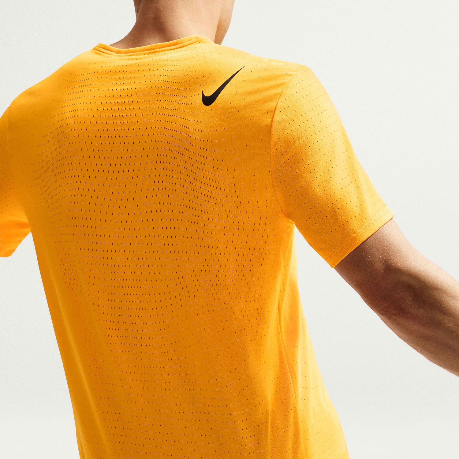 Nike Dri-FIT adv AeroSwift T-Shirt Men - PassaSports.com