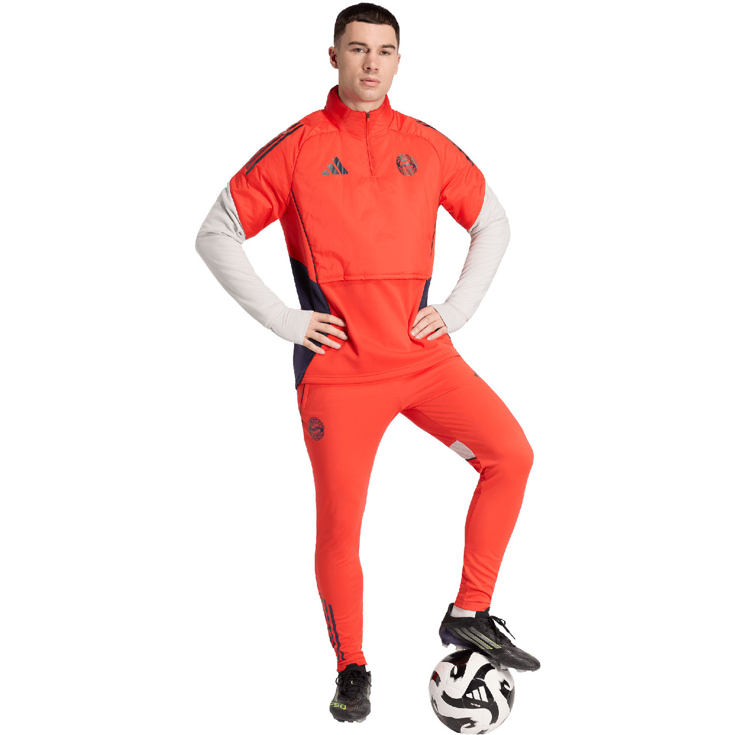 FC Bayern Munchen トレーニングウェア　上下セットアップ adidas Bayern Munich Winterized Training Top - PassaSports.com