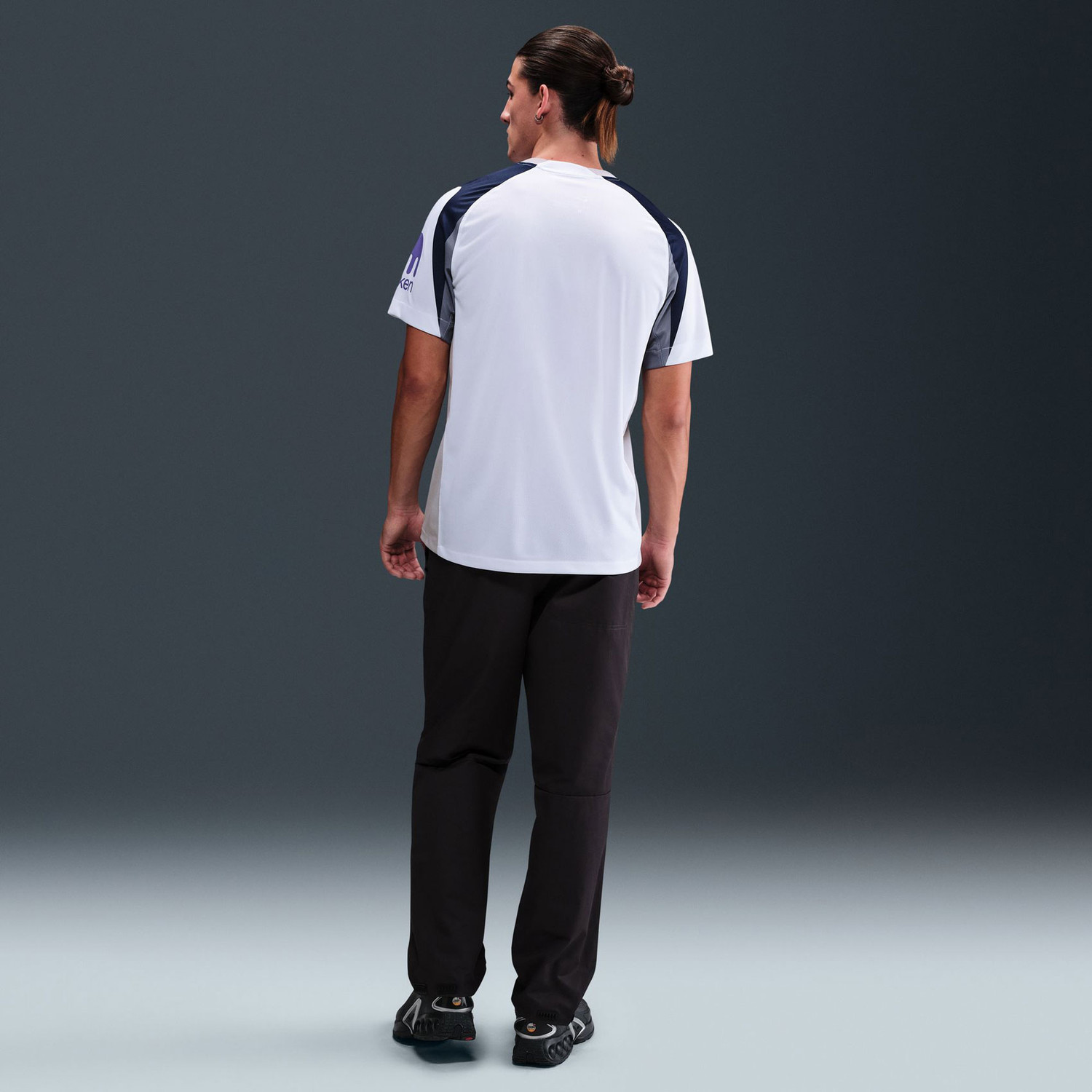 Nike Tottenham Hotspur Home Shirt Van de Ven 37 - PassaSports.com