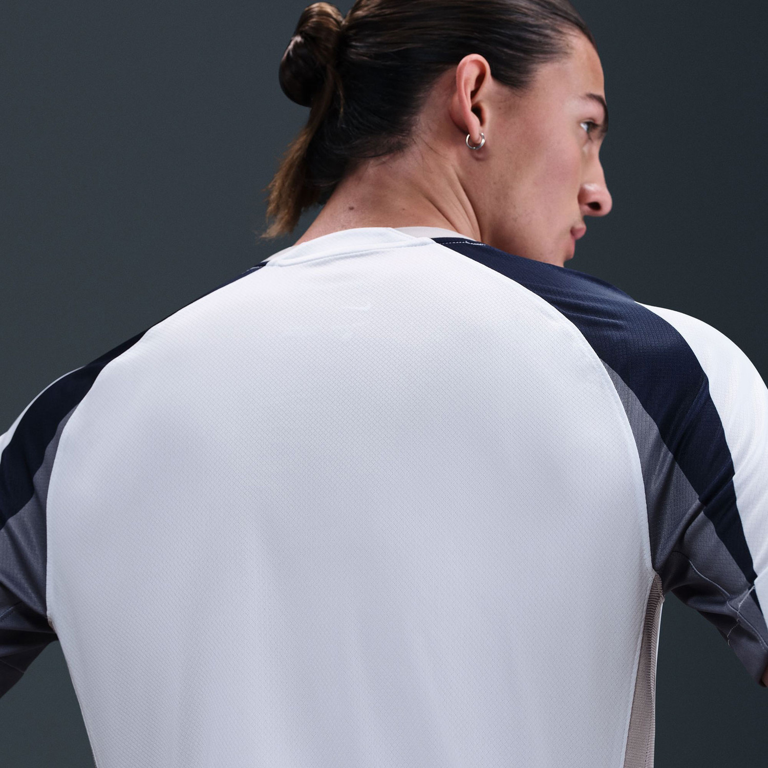 Nike Tottenham Hotspur Home Shirt Van de Ven 37 - PassaSports.com