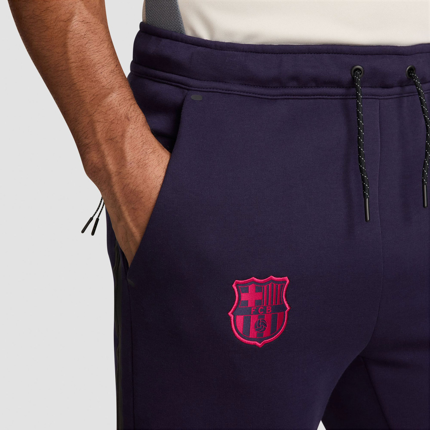 Nike FC Barcelona Tech Fleece Pant 2026/2027 - PassaSports.com