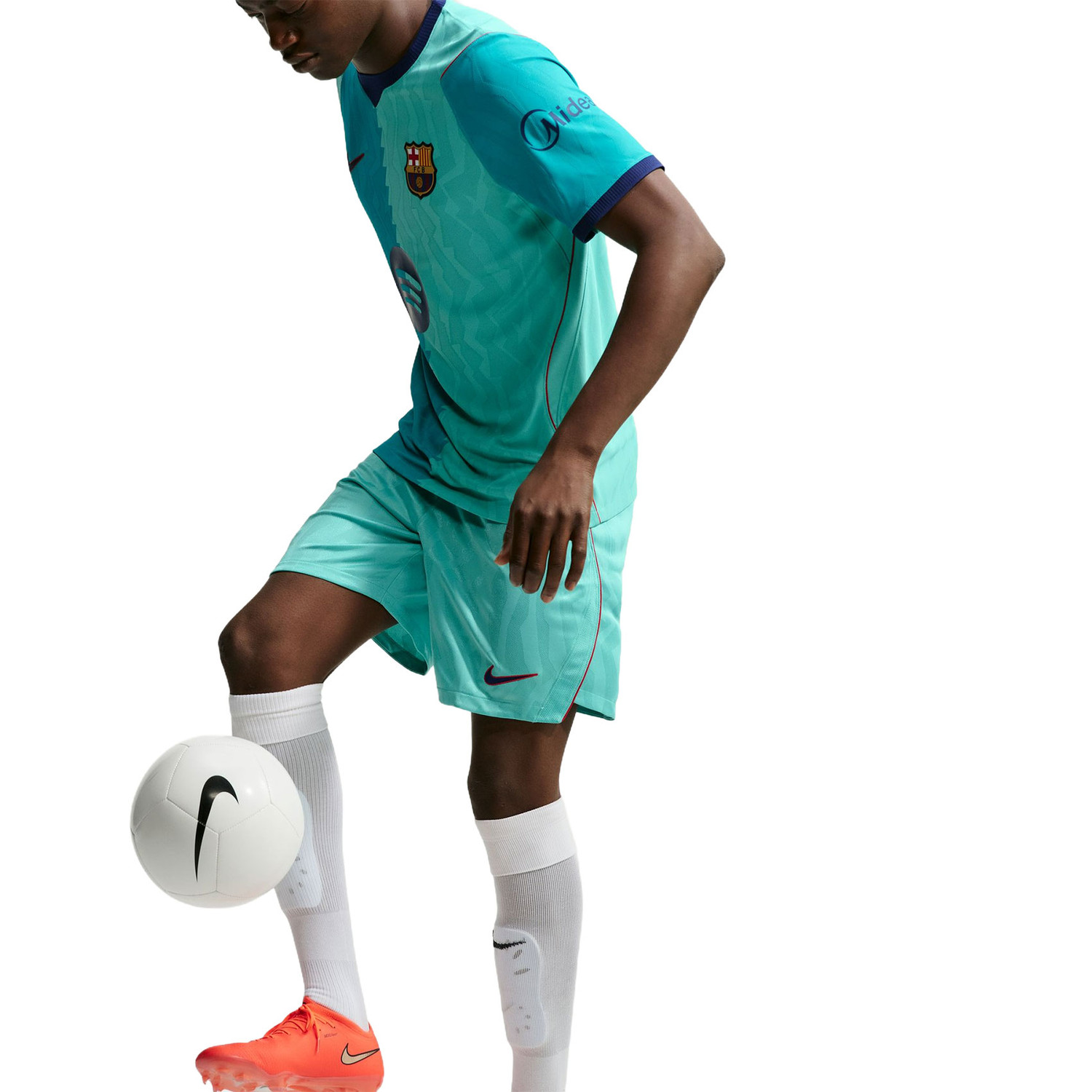 Nike FC Barcelona Pre-Match Training Set 2026/2027 - PassaSports.com