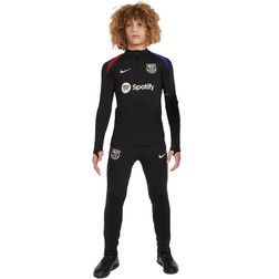 Trainingspakken voor kids shop je bij VoetbalDirect Nike adidas en meer. Bij VoetbalDirect