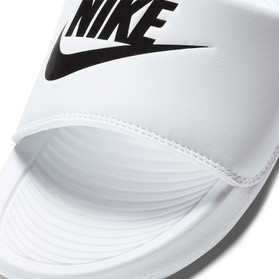 Nike Victori One Slipper Dames