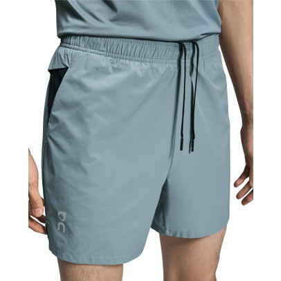 On Essential Shorts Heren