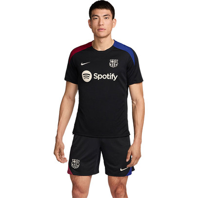 Voetbalkleding voor heren Meest uitgebreide aanbod shop je hier Bij VoetbalDirect