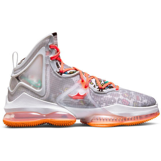 Nike LeBron 19