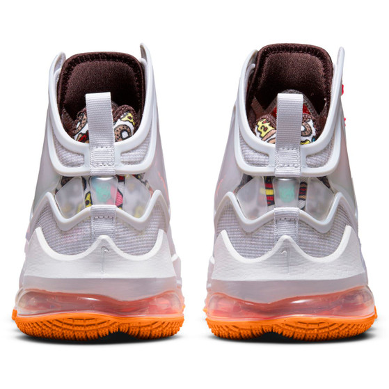 Nike LeBron 19