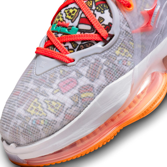 Nike LeBron 19