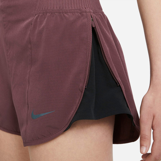 Nike Run Tempo Lux Short Damen