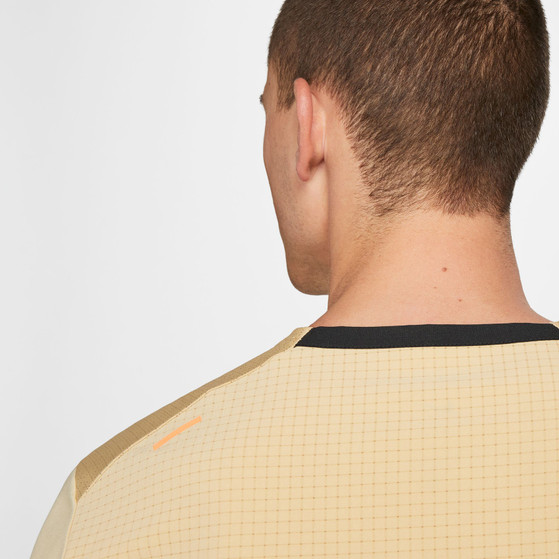 Nike DriFit Trail Rise 365 Shirt Herren