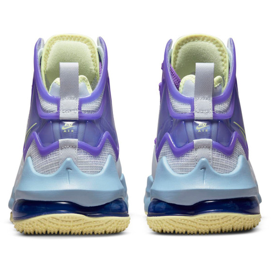 Nike LeBron 19