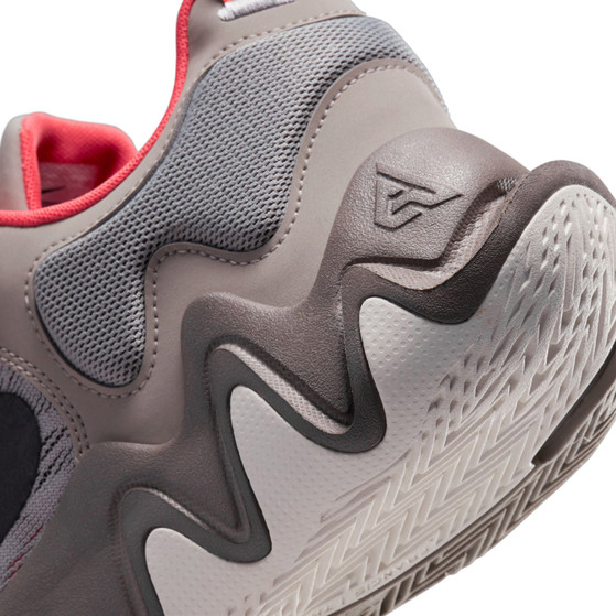 Nike Giannis Immortality 2