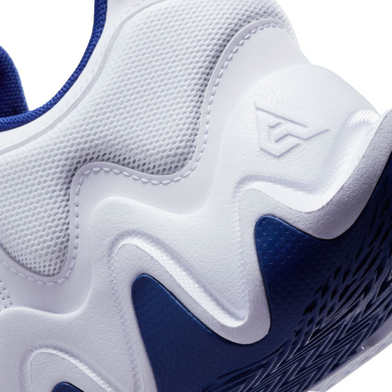 Nike Giannis Immortality 2