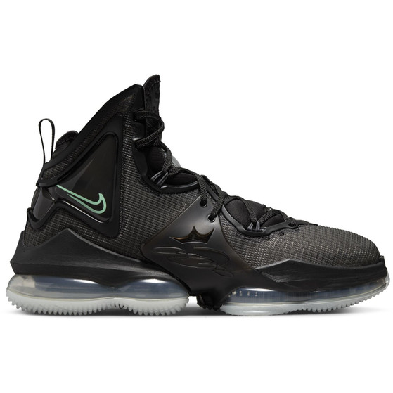 Nike LeBron 19