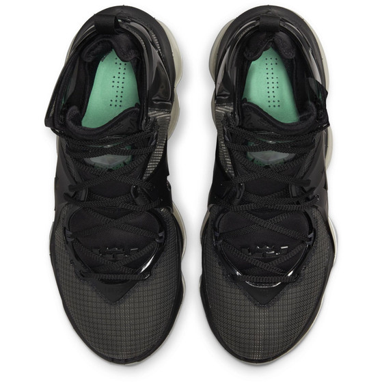 Nike LeBron 19