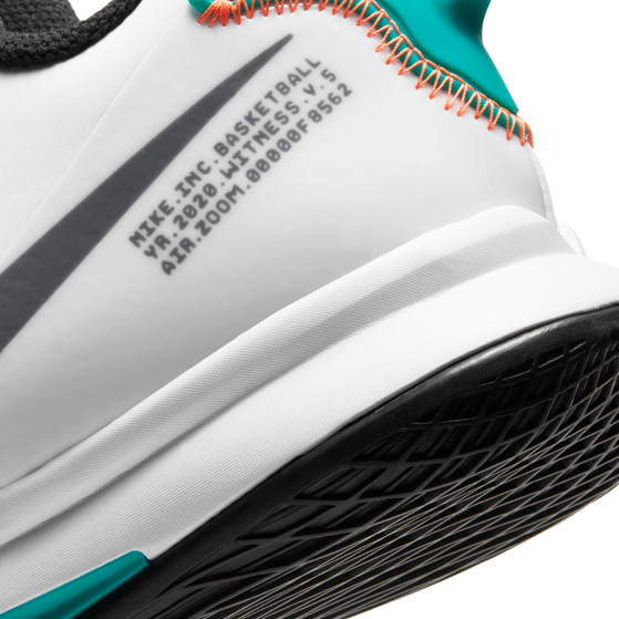 Nike LeBron Witness 5