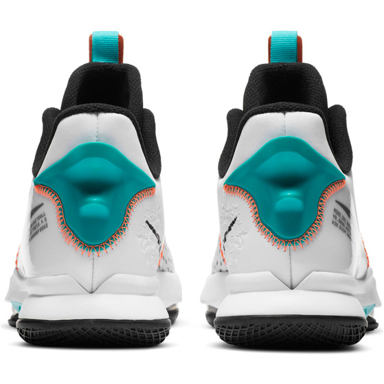 Nike LeBron Witness 5