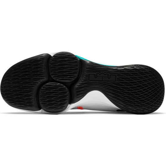 Nike LeBron Witness 5