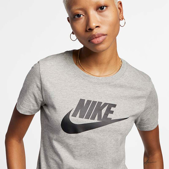 Nike Sportswear Essential Big Logo Tee