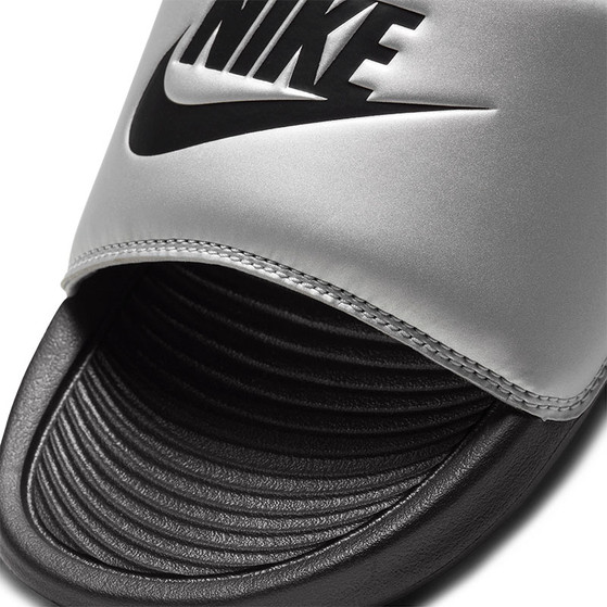 Nike Victori One Slipper Dames