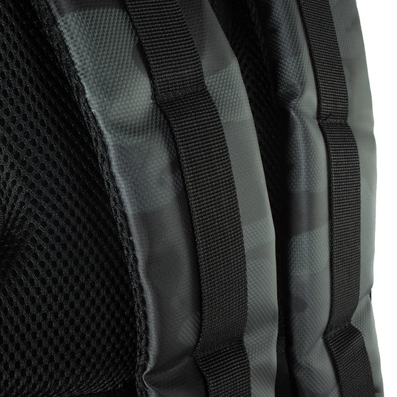 Osaka Rucksack groß Schwarz Camo