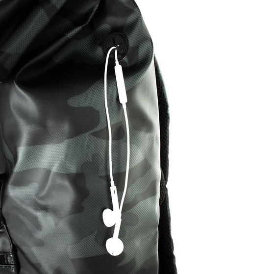 Osaka Rucksack groß Schwarz Camo