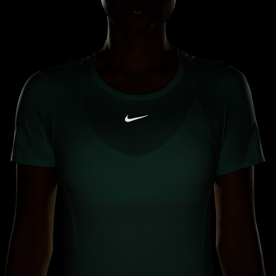 Nike Advantage Aura Slim Tee