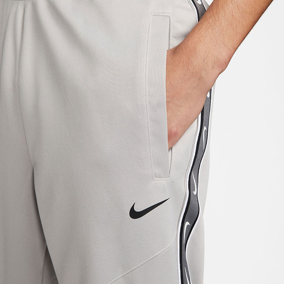 Nike Sportswear Repeat Trainingspak