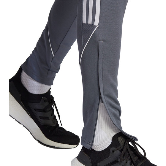 Adidas runners league store